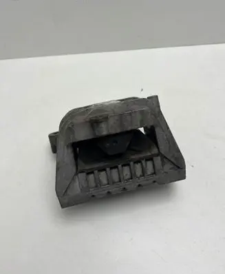 Volkswagen PASSAT B6 Engine mount bracket 1K0199262