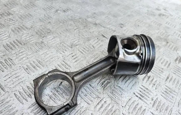 Nissan Navara D23 Piston with connecting rod 85L145
