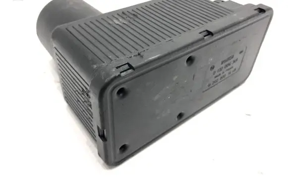 Mercedes-Benz C AMG W202 Central locking vacuum pump 2028001648