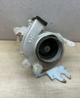 Toyota Prius (XW20) Hybrid/electric vehicle battery fan 8713047070