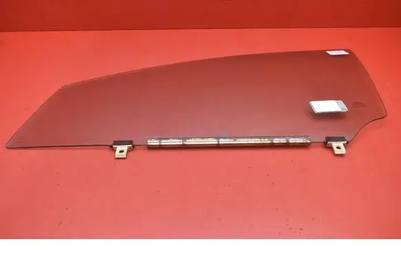 Toyota Avensis Verso Front door window glass four-door 