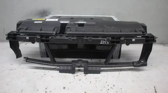 Front bumper mounting bracket
