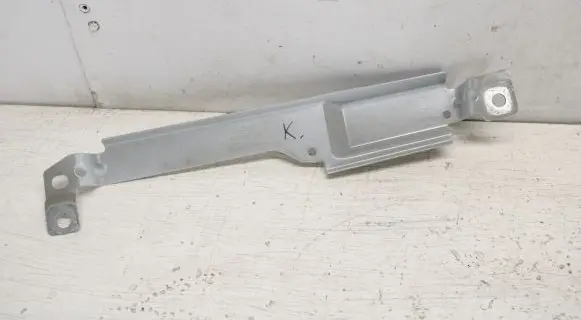 Volvo XC60 Fender mounting bracket 31424580