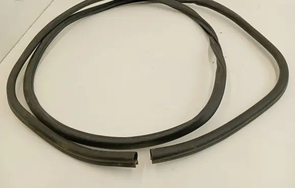 BMW 6 F12 F13 Engine compartment rubber 7211926