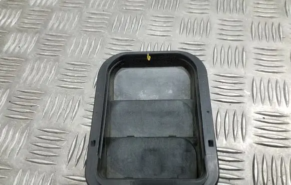 Skoda Superb B6 (3T) Quarter panel pressure vent 3T0819465 6J0819465