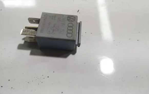 Volkswagen PASSAT CC Other relay 1K0951253