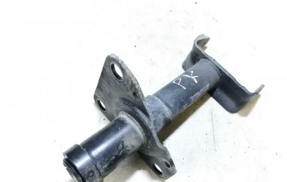 Front bumper mounting bracket