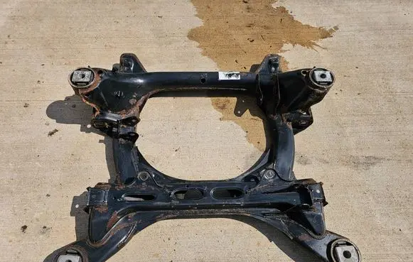 Volkswagen Touareg I Front subframe 7L0499435