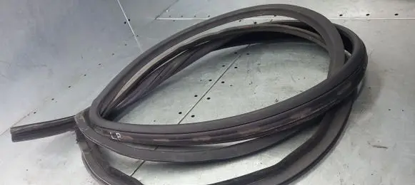 Fiat Doblo Front door rubber seal 
