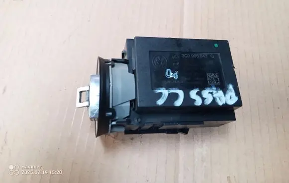 Volkswagen PASSAT B6 Ignition lock 3C0905843Q