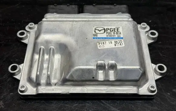 Mazda CX-5 II Engine control unit/module PGEE18881A PY67188K2D E6TA6072H1