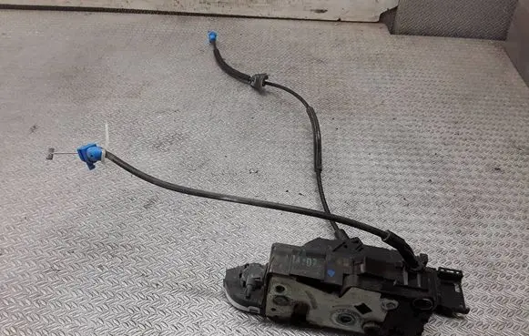 Citroen C4 I Picasso Front door lock 