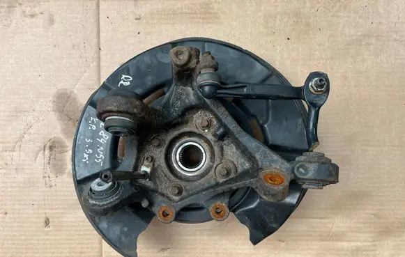 BMW X1 E84 Rear wheel hub spindle/knuckle 6788049 33326788049