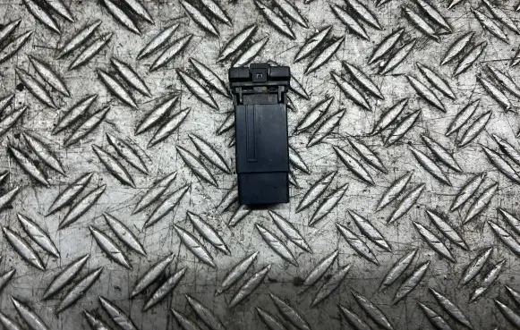 Toyota Yaris Seat heating switch 15B088