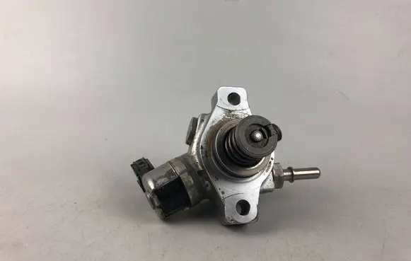 Subaru Forester SK Fuel injection high pressure pump 16625AA070