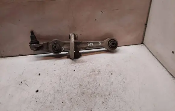 Volkswagen PASSAT B5.5 Front lower control arm/wishbone 4D0407155P