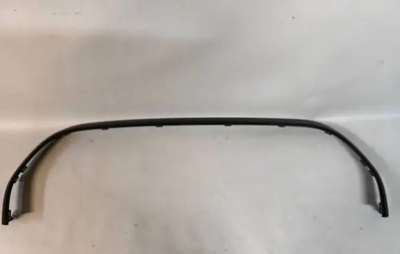 Front bumper splitter molding
