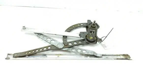 Rear door manual window regulator