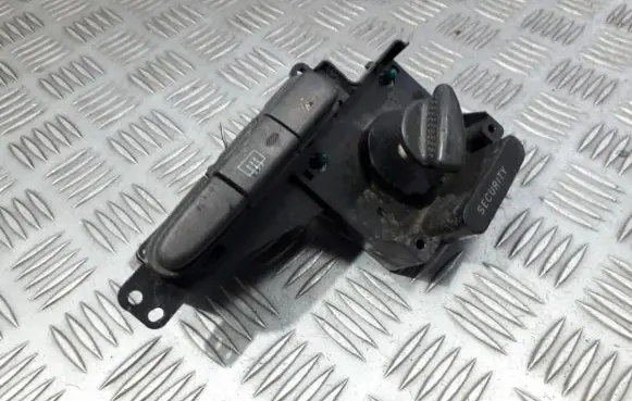 Toyota Yaris Windscreen/window heater switch 758294