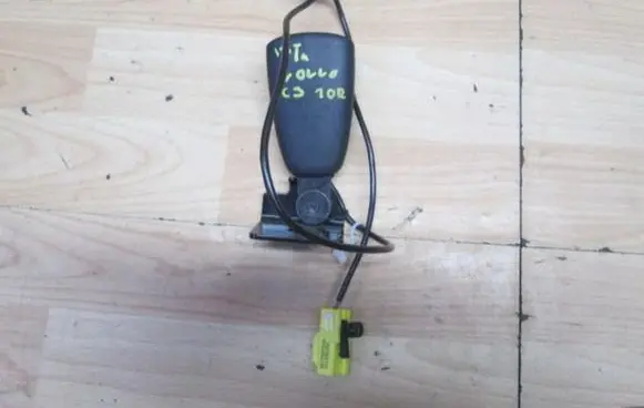 Volvo C30 Rear seatbelt buckle 6061536L0