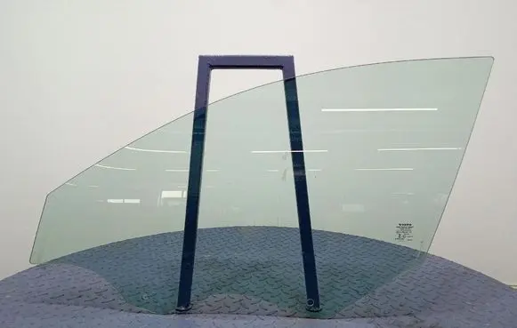Volvo S90, V90 Front door window glass four-door