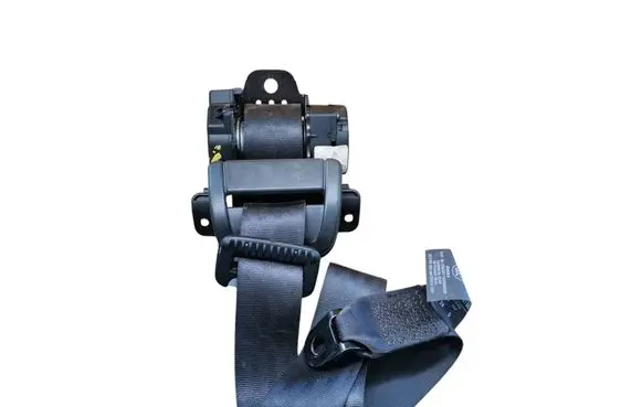 Volvo S40 Middle seatbelt (rear) 8639555
