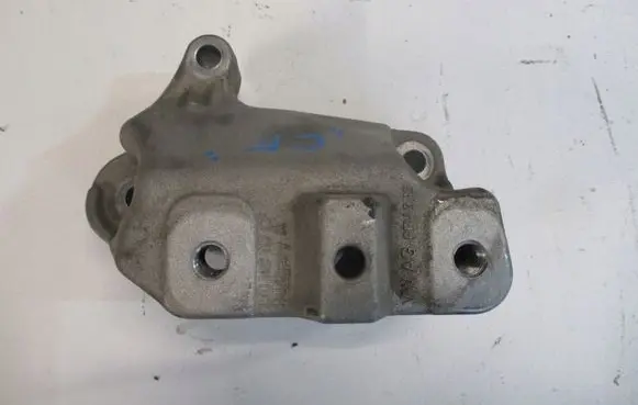 Volkswagen Transporter - Caravelle T1 Engine mounting bracket 1K0199117CF