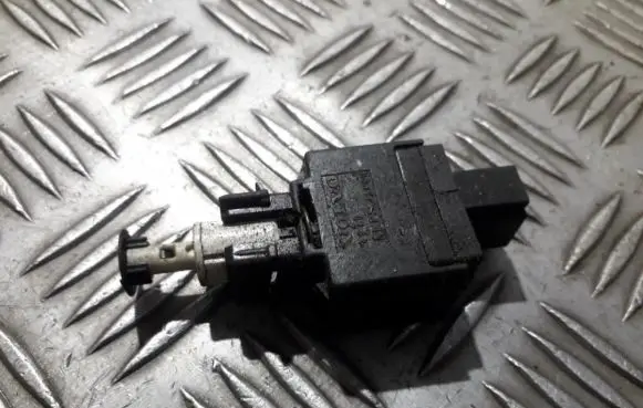 Volvo S70 V70 V70 XC Brake pedal sensor switch VOLVO4970 4970