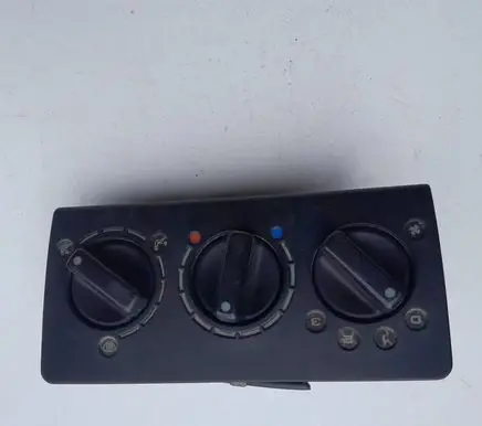 Volkswagen Polo II 86C 2F Climate control unit 867819045A