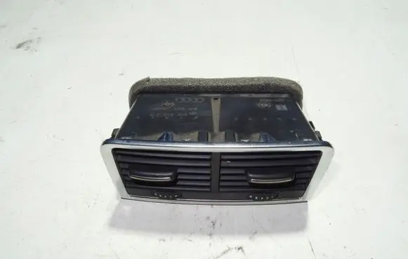 Audi Q7 4L Rear air vent grill 4L0819203