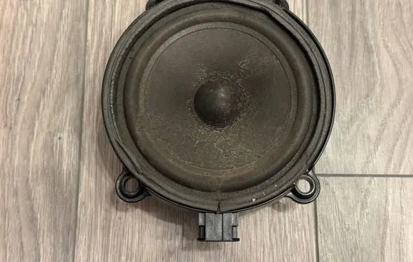Mercedes-Benz Vito Viano W639 Front door speaker A6398270060