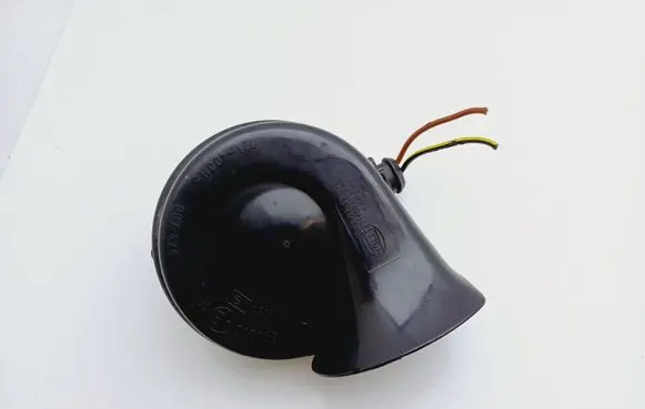 Audi A4 S4 B6 8E 8H Horn signal 8E0951221