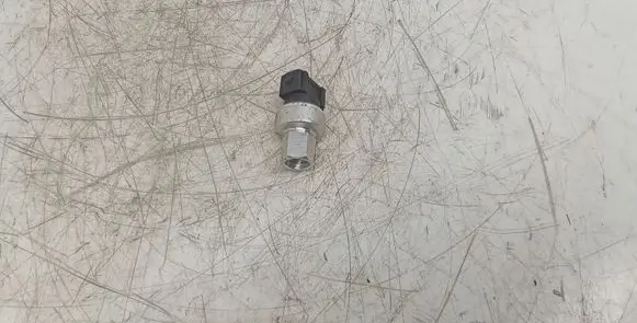 Volvo XC60 Air conditioning (A/C) pressure sensor 31292004
