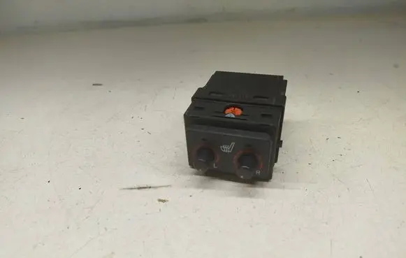 Lexus RX 330 - 350 - 400H Seat heating switch 453421