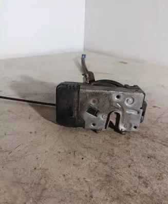 Opel Astra G Front door lock 24444016
