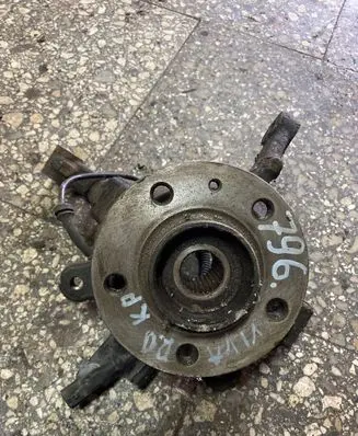 Opel Vivaro Front wheel hub