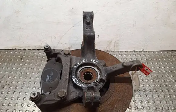 Renault Kangoo II Front wheel hub spindle knuckle S14765594 8200755590