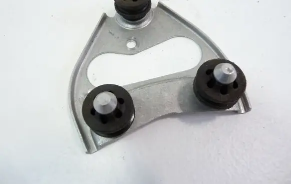 Volkswagen Touareg II ABS pump bracket 7P0614235