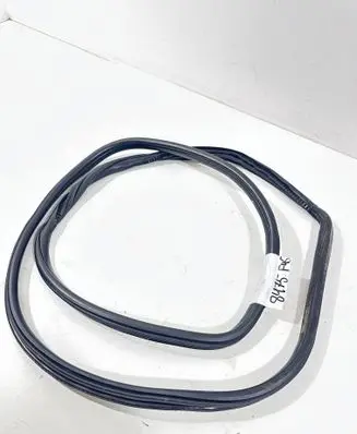 BMW 2 F46 Rubber seal rear door 7316818