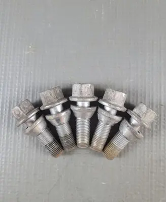 Volvo S90, V90 Nuts/bolts 