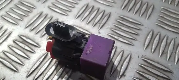 Citroen Xsara Picasso Other relay 03517