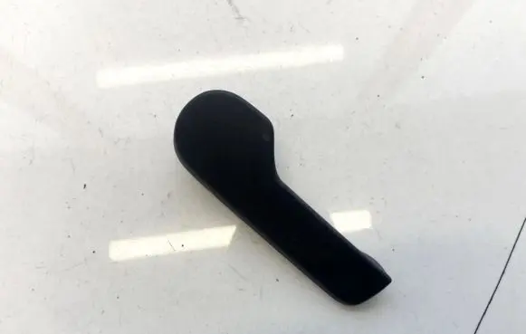 Volkswagen PASSAT CC Engine bonnet (hood) release handle 1j1823533c