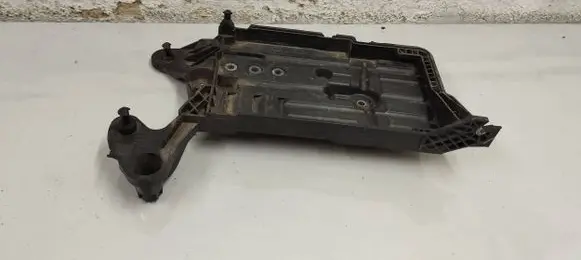 Battery tray