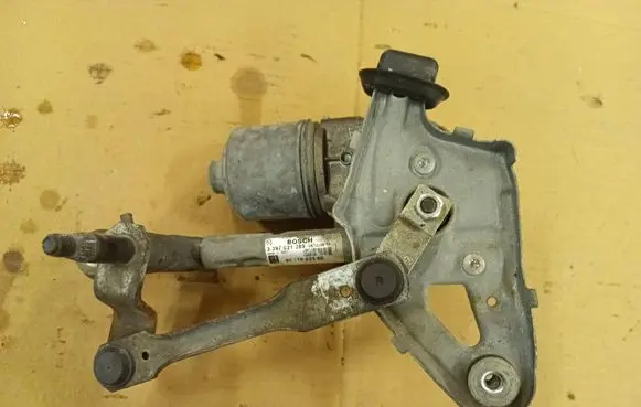 Peugeot 5008 Front wiper linkage and motor 9671062380