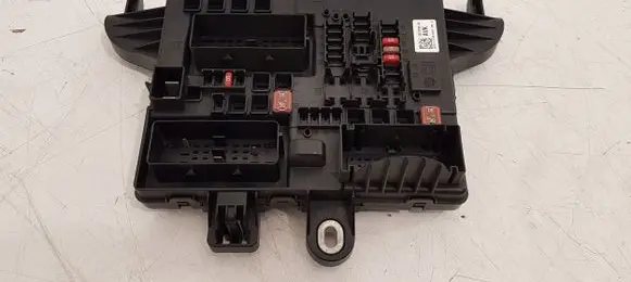 Opel Insignia A Fuse module 2273776803