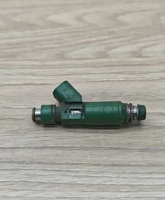 Volvo V70 Fuel injector 9470229