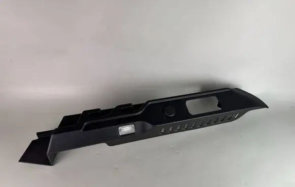 Jaguar F-Pace (D)pillar trim (top) HK8331012AC
