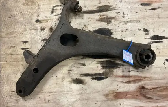 Subaru Legacy Front height sensor lever 