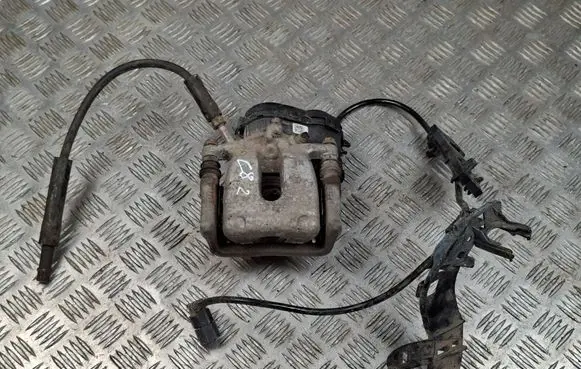 Mercedes-Benz GLA W156 X156 Front brake caliper A2464230898 32346064C