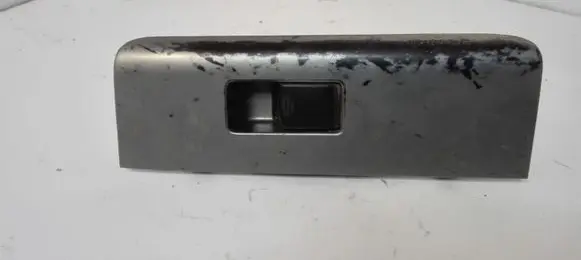 Nissan Navara Electric window control switch 8296IEA300